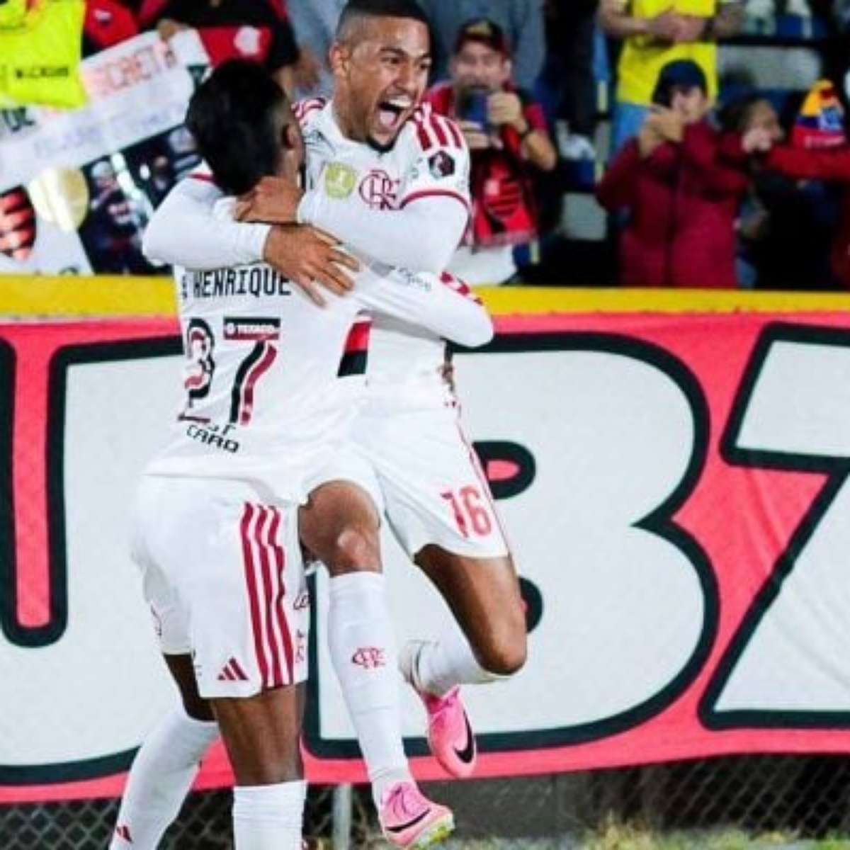 Flamengo vence e abre vantagem rumo à semifinal da Libertadores
