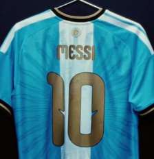 Messi divulga camisa da despedida pela Argentina - Foto: Reprodução / Jogada10