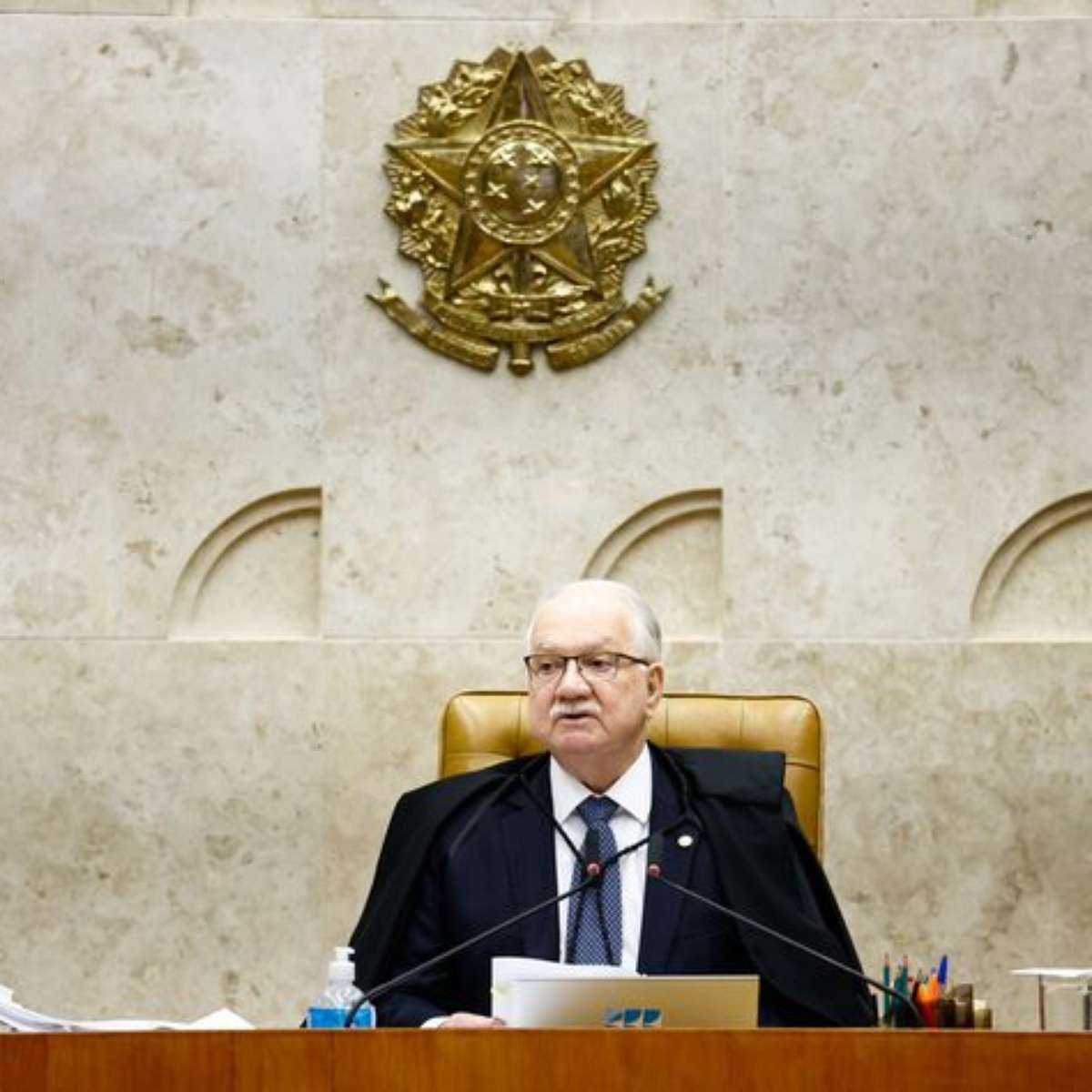 Fachin foi alertado para risco de suspensão, mas mantém sessão aberta de investigação contra Moraes