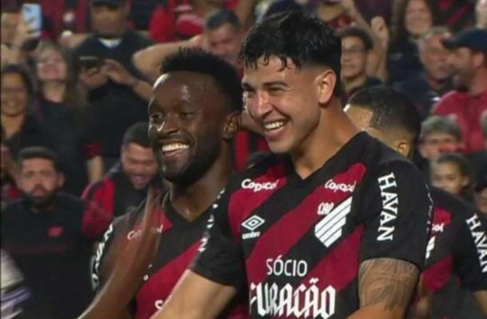 Jogo disputado marca primeiro tempo de Furac&atilde;o e Esquadr&atilde;o &ndash;