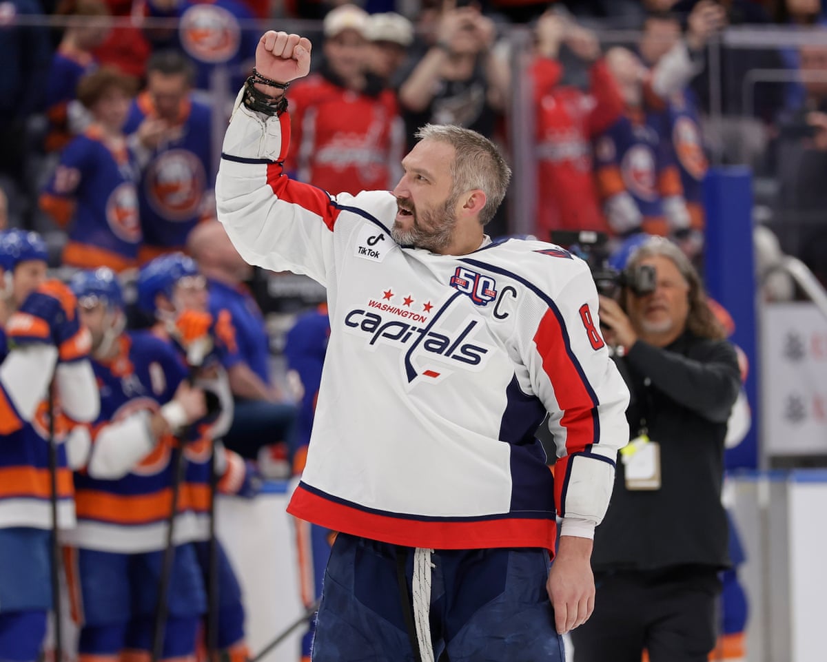 A estrela da NHL, Alex Ovechkin, aparece em anúncio de campanha do partido pró-Putin Partido Rússia Unida