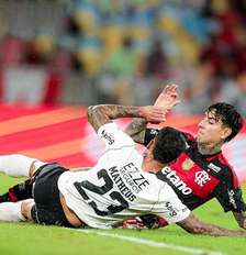 Volante chileno Pulgar levou o terceiro cartão amarelo no jogo com o Corinthians - Foto: Gilvan de Souza / Flamengo / Jogada10