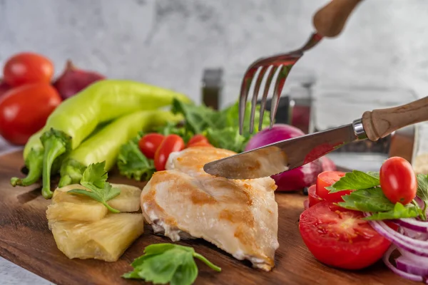 5 receitas saudáveis com frango para variar o cardápio sem perder o sabor