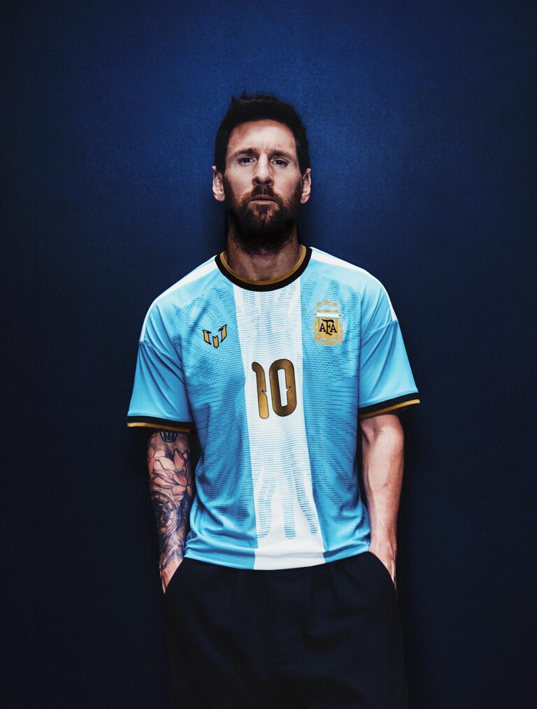 Adidas lança camisa especial da Argentina para a despedida de Messi; veja fotos