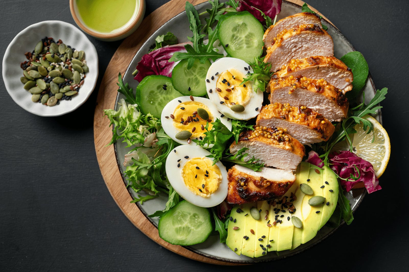 Saladas proteicas para o almoço: 5 receitas saudáveis e ricas em proteínas para aumentar a saciedade Portal EdiCase