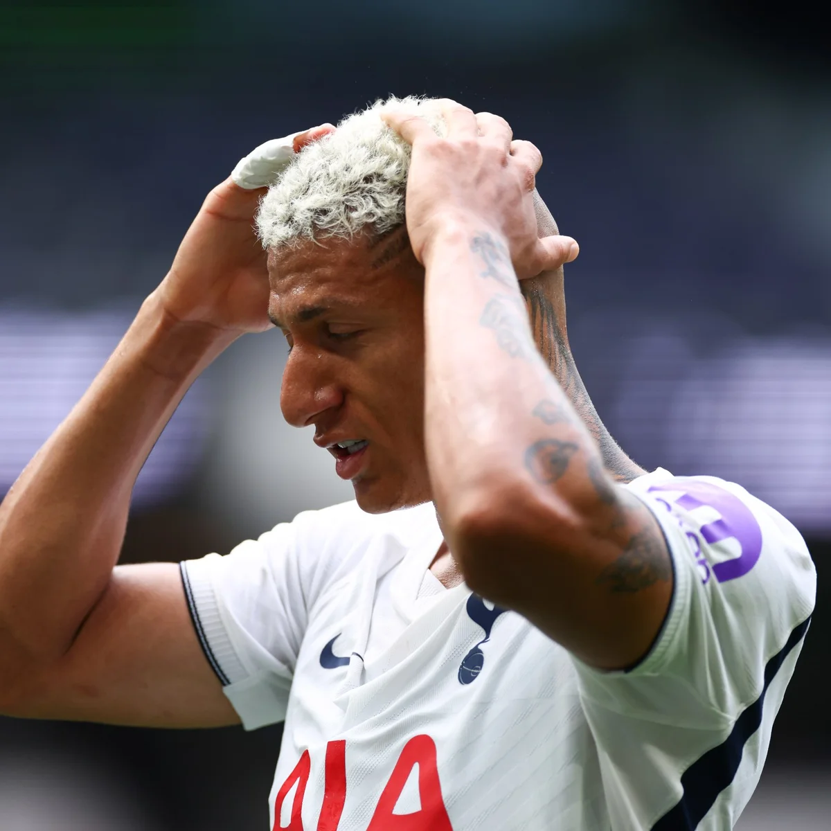 Técnico do Tottenham barra Richarlison até dos jogos de copa