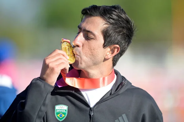 Caio Bonfim celebra ouro e coloca prova como bom indicador para LA 2028