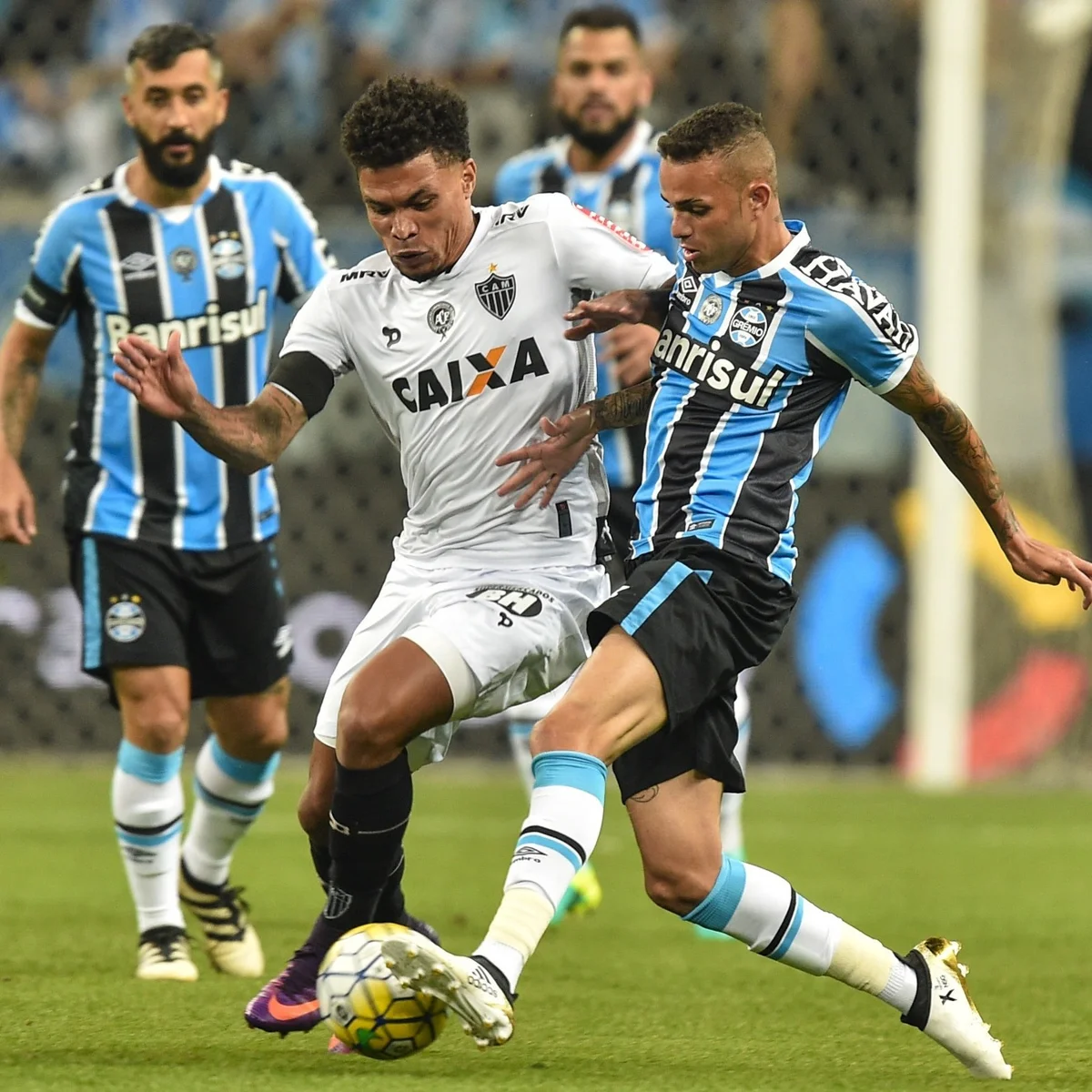 Semifinalistas, Atlético-MG e Grêmio decidiram Copa do Brasil há 10 anos