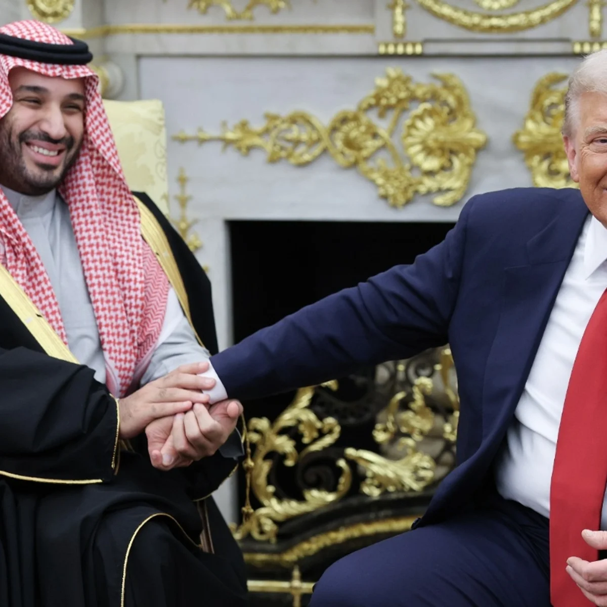 Almirante dos EUA visita príncipe da Arábia Saudita após avanço dos Houthis