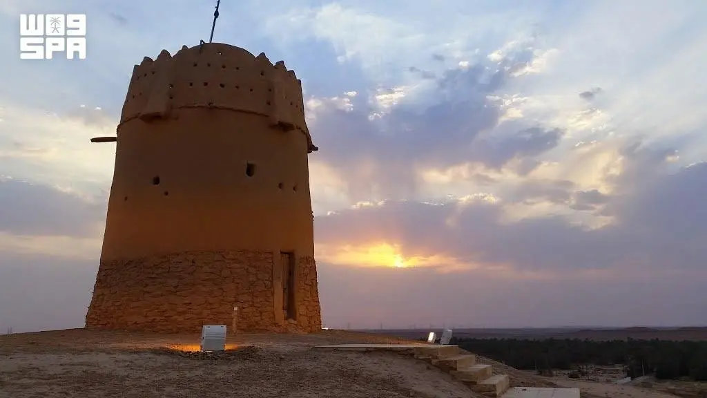O histórico Observatório de Munikh da Arábia Saudita exibe a engenharia arquitetônica najdi