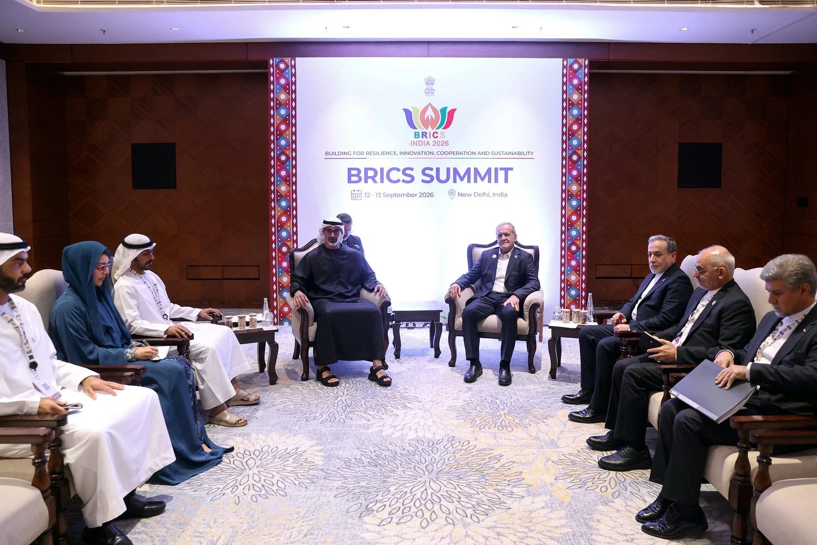 O rei Abdullah da Jordânia adverte contra a anexação israelense da Cisjordânia em conversas com o presidente dos EAU