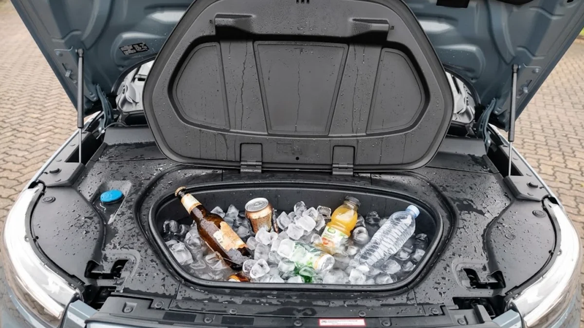 frunk de carro elétrico com bebidas