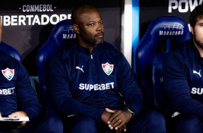 Marcão emplaca série invicta no Fluminense e recupera atletas