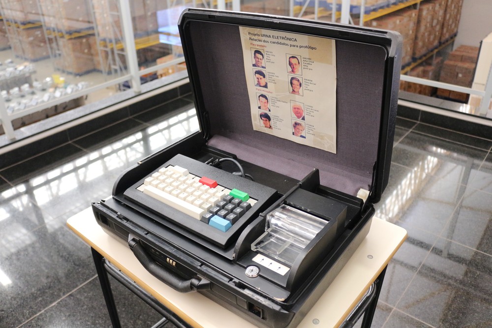 Protótipo de urna eletrônica desenvolvido pelo TRE-MT — Foto: Divulgação/TSE