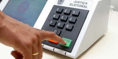 Imagem da matéria: Datafolha: Lula e Flávio Bolsonaro empatam tecnicamente no 1º e 2º turno