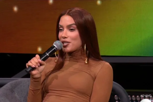 Anitta dá esporro ao vivo em produção do Estrelas da Casa na TV Globo