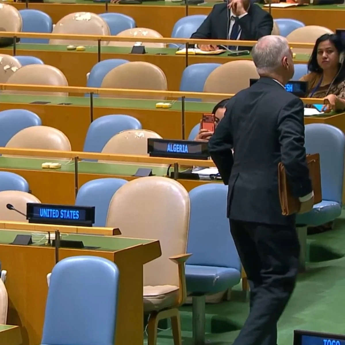 EUA abandona plenário da ONU durante discurso do presidente iraniano