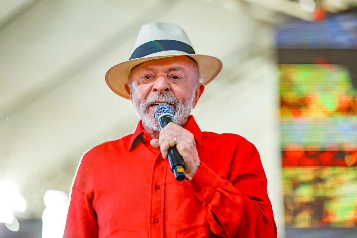 Imagem da matéria: "Votar na família Bolsonaro é votar no Vorcaro", diz Lula em Pernambuco