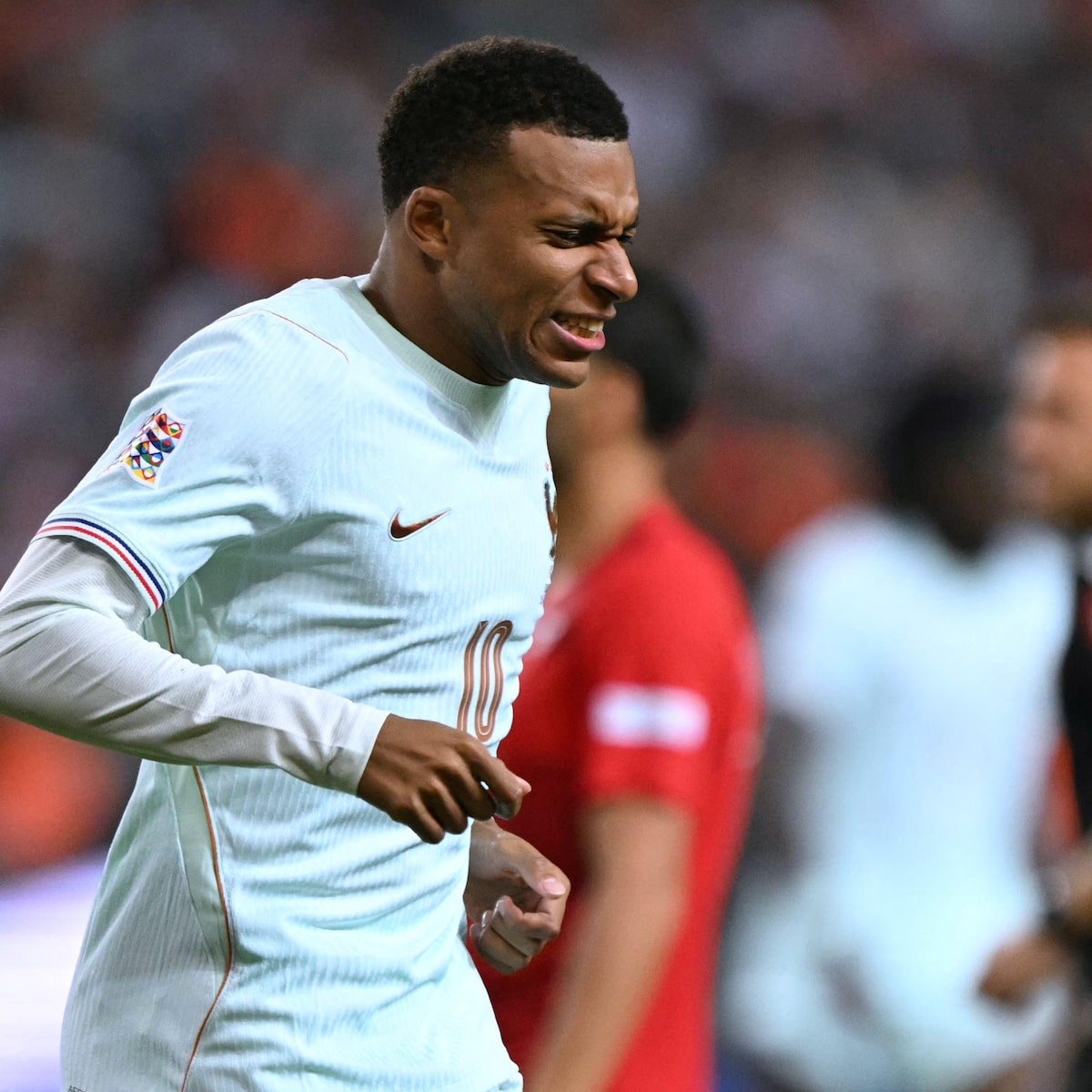 Mbappé marca, se machuca e França derrota Turquia na Liga das Nações; Bélgica vence a Itália