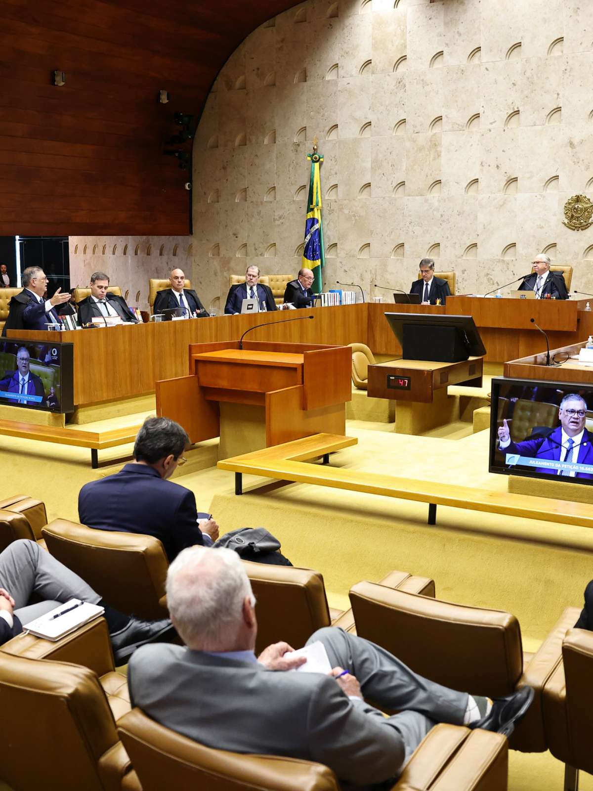 Julgamento marcado por indefinições e bate-bocas 'agrava perda de credibilidade' do STF, avaliam especialistas