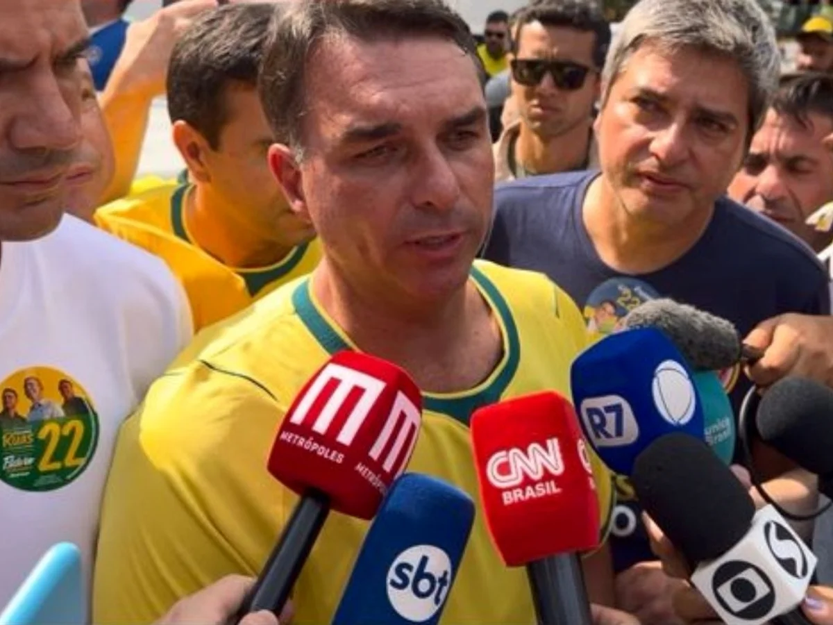 Mendonça manda derrubar até memes sobre Flávio Bolsonaro e Nossa Senhora