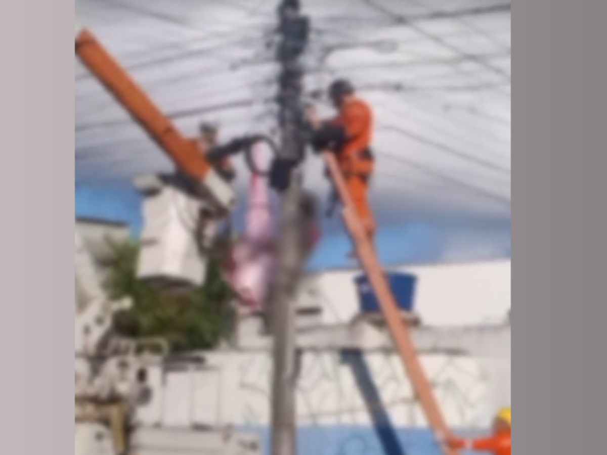Homem morre em cima de poste e corpo fica preso à fiação em Olinda