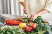 5 receitas saudáveis com frango para variar o cardápio sem perder o sabor
