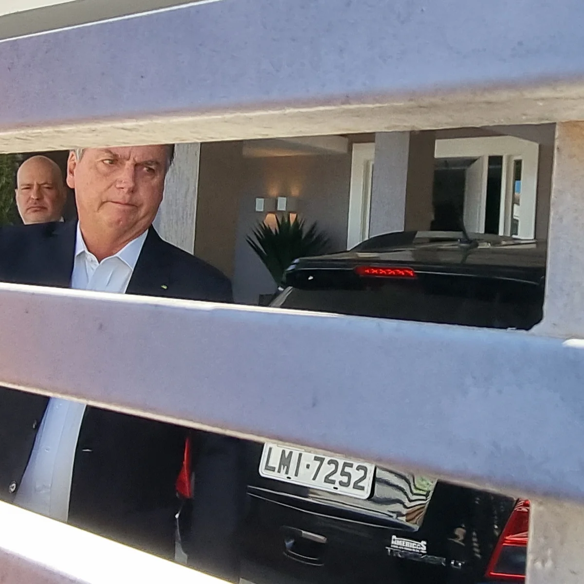 Moraes libera visita de parentes a Bolsonaro para Michelle fazer campanha