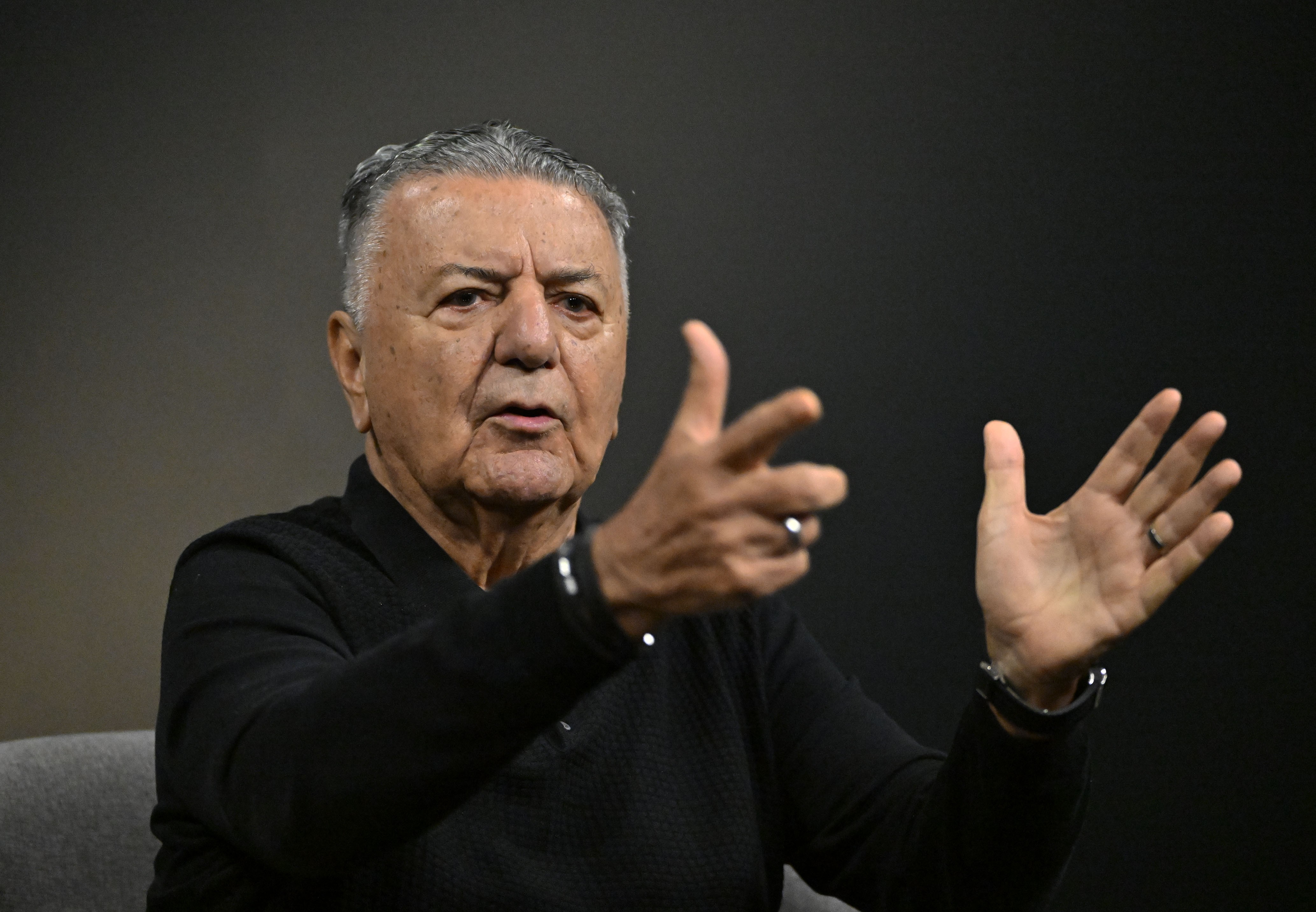 Arnaldo critica influência do VAR no apito e juízes simpáticos: "Jogador tem que ter medo do árbitro"