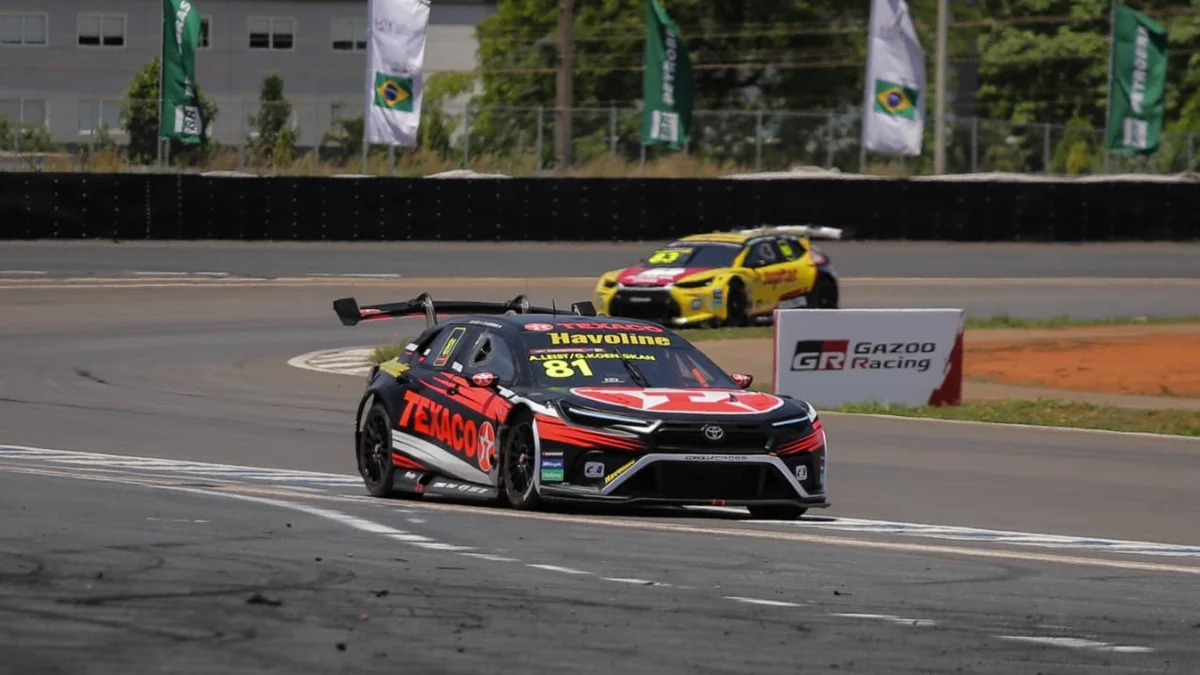 Gabriel Koenigkan lidera Stock Light e estreia na Stock Car em Brasília
