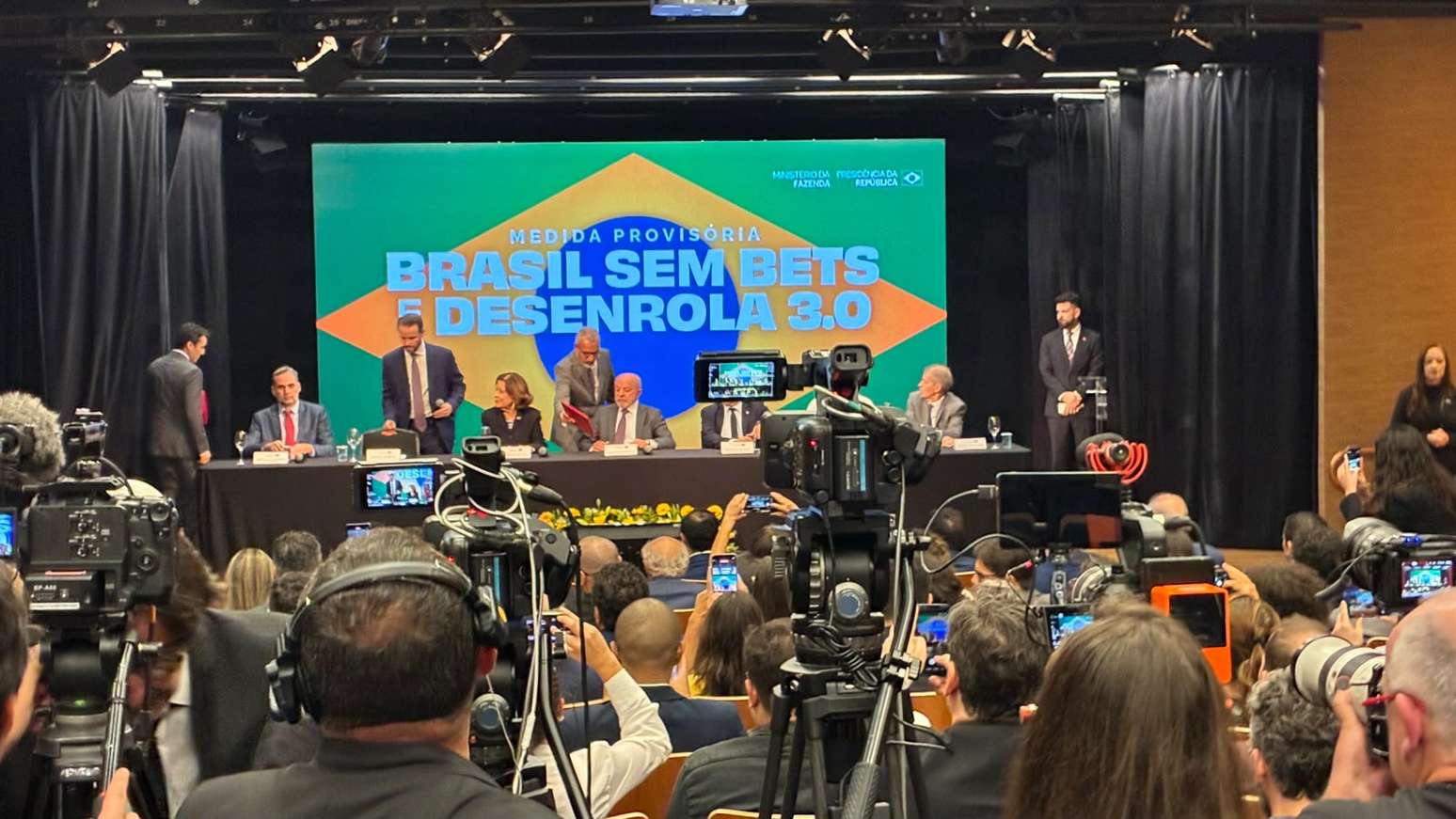 Lula durante evento nesta sexta-feira, 25, em S&atilde;o Paulo, para anunciar medidas de "Brasil sem bets"