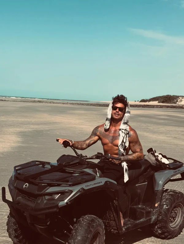 Fernando Fernandes expõe bastidores de nu frontal que causou polêmica