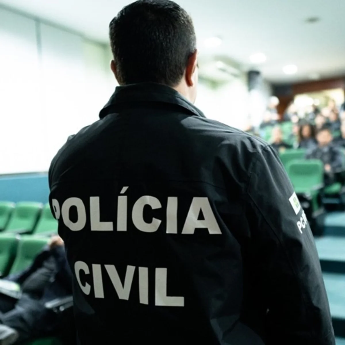 Agente da PCDF preso por extorquir foragidos da Justiça é demitido
