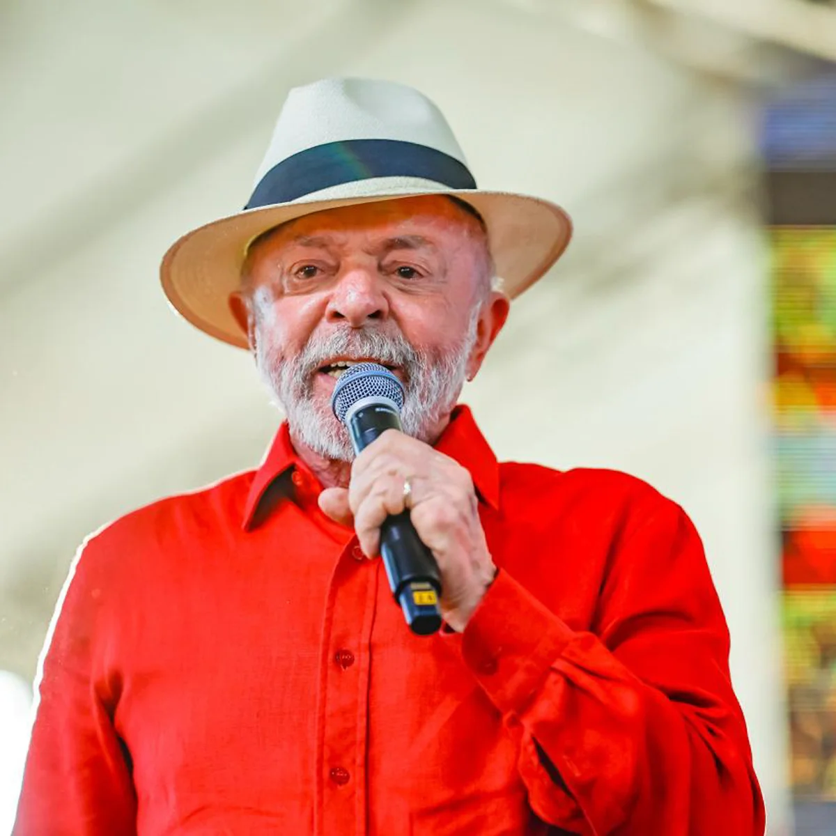 "Votar na família Bolsonaro é votar no Vorcaro", diz Lula em Pernambuco